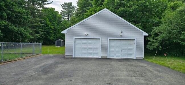 403 S Main St