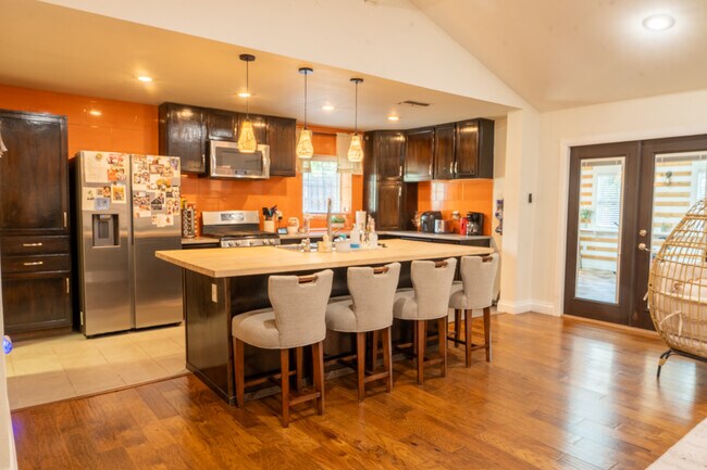 Photo - 2107 Emerald Isle Dr