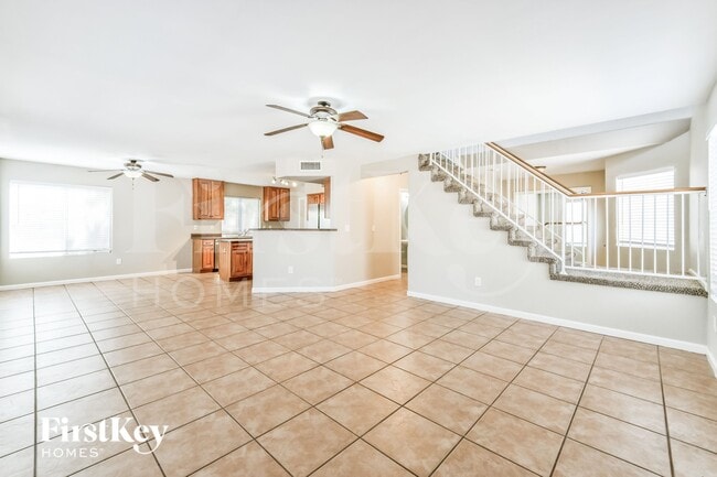 Photo - 848 E Morelos St