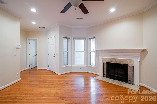 807 Greenleaf Ave