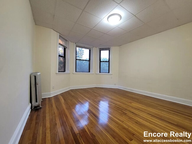 Building Photo - 364 Riverway Unit 9