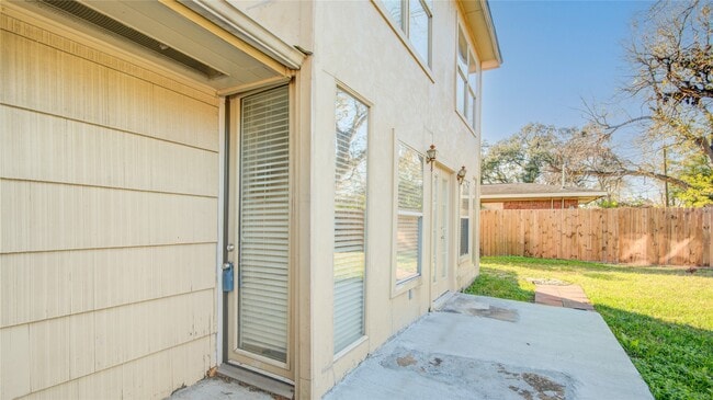 Photo - 5902 Hornwood Dr