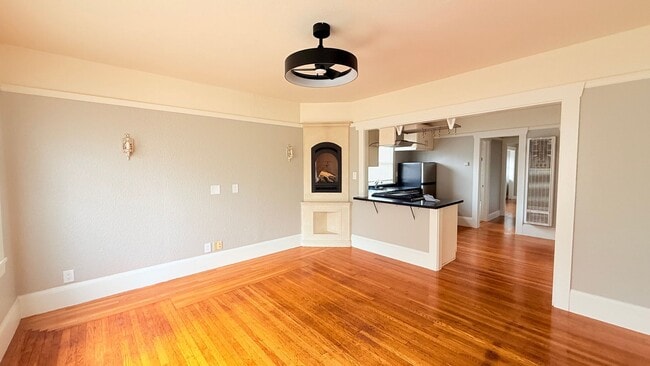 Photo - 1235 Broadway Unit B