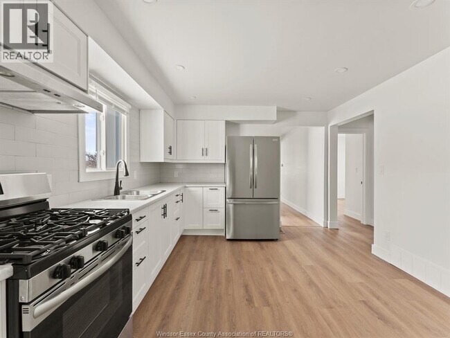 Photo - 2301 Albuna Townline