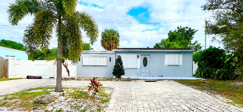 Photo - 2964 NE 13th Ave