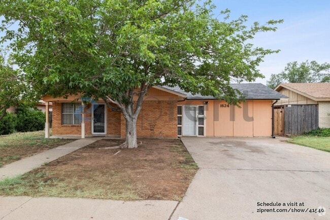 Building Photo - 1624 Petroleum Dr Rental