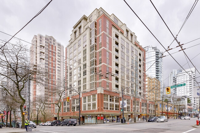 Building Photo - 819 Hamilton St Unit 1104