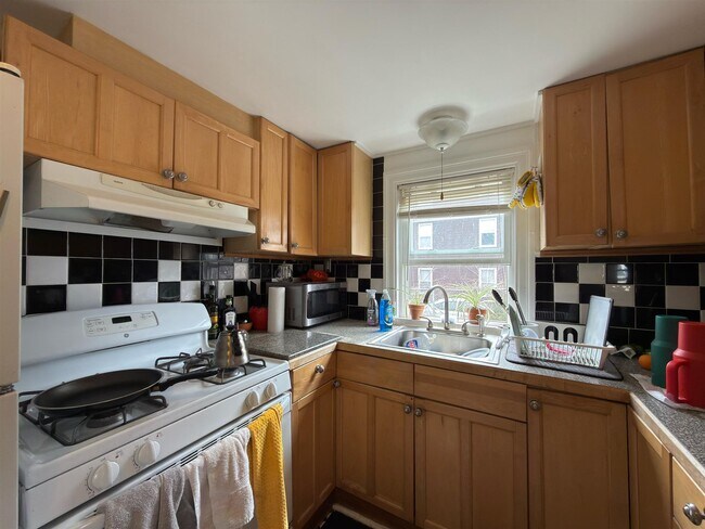 Photo - 28 Linden Ave Unit 1