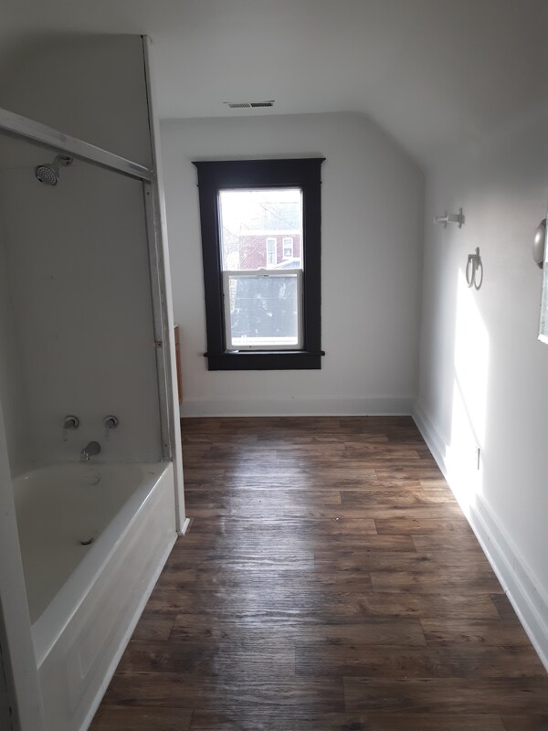 Photo - 223 E 6th St