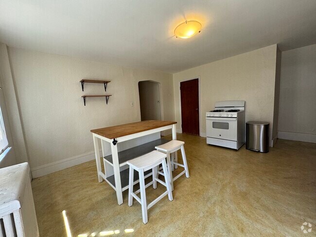 Building Photo - 32 Shepard St Unit 1 Rental