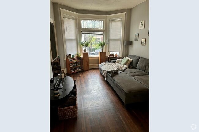 Building Photo - 2552 N Southport Ave Unit 1R Rental