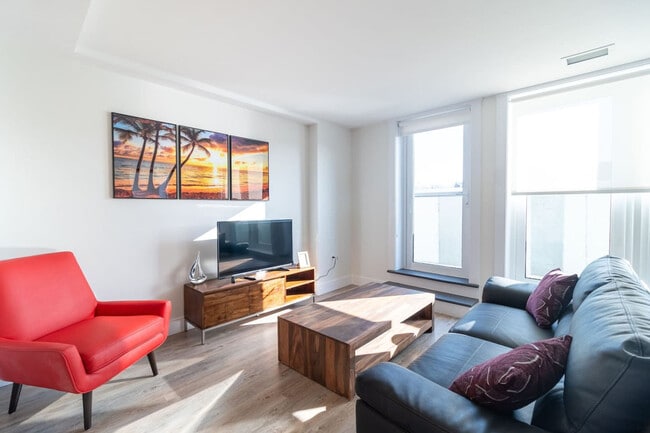 Building Photo - 3075 Devonshire Ave