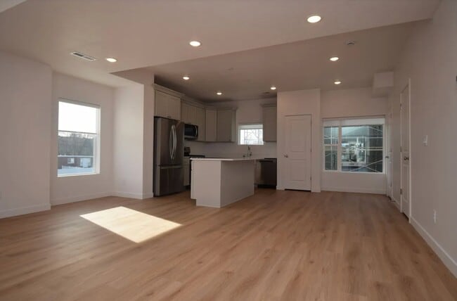 Photo - 4479 S 500 E