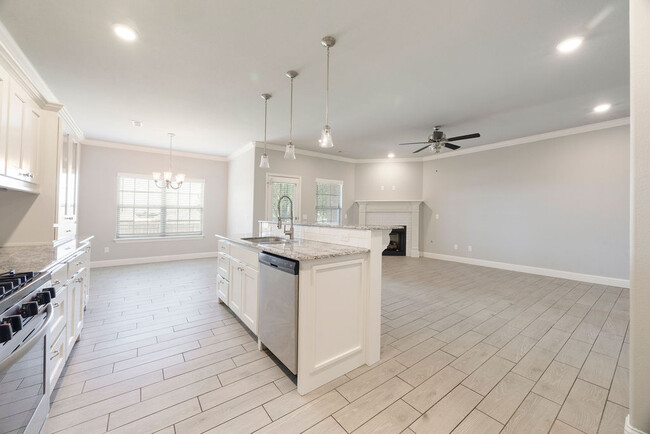 Photo - 2250 N Inglewood St