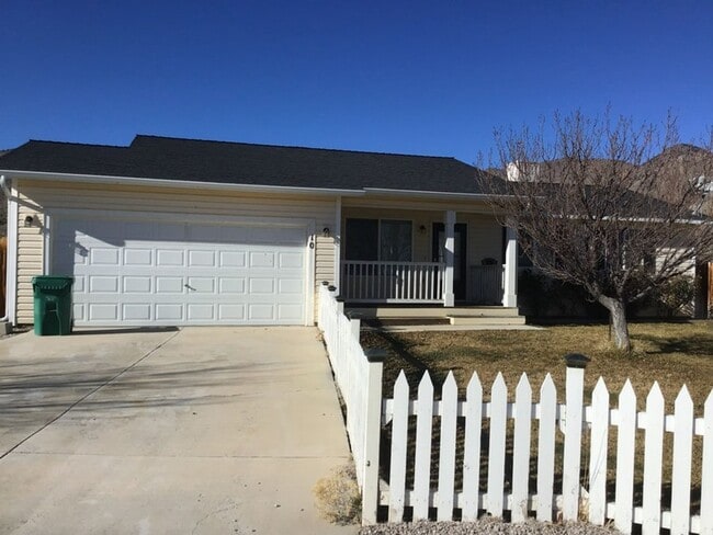 Photo - <b>Three Bedroom Two Bath Behind Smith's <br><Br>