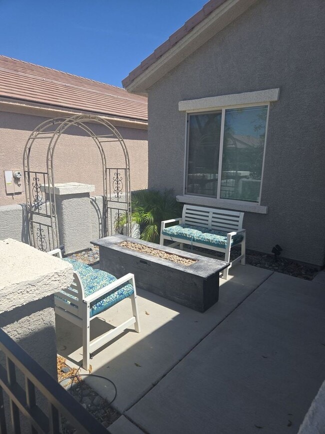 Photo - 3-bedroom, 2-bath home located in a cul-de-sac in desirable Anthem Highlands.
