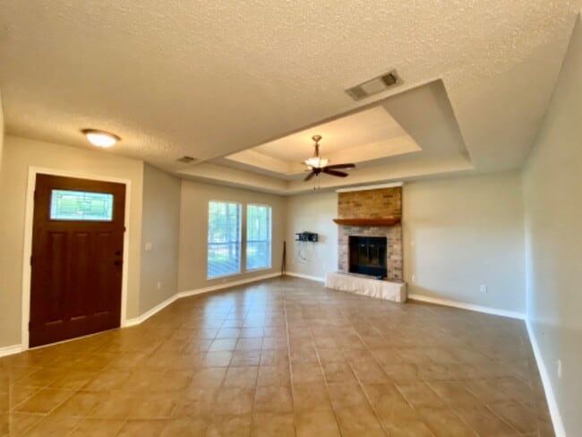 Photo - 511 April Dr