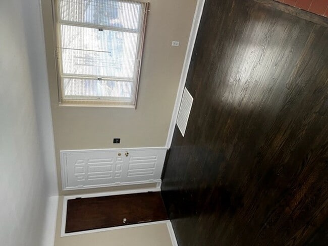 Photo - 3 bedroom house | Mayflower Ave |