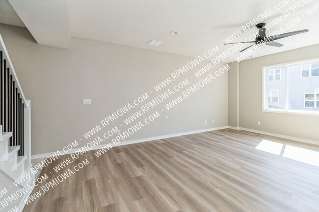 Photo - 5695 Buckthorne Dr