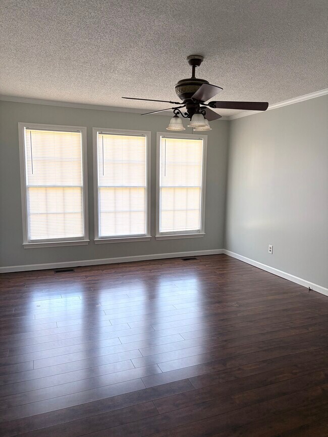 Photo - 25 Kingston Rd