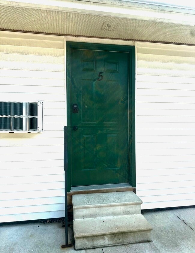 Building Photo - 25731 W Bridge St