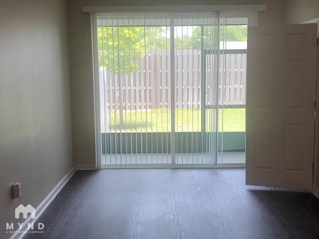 Photo - 216 Stonegate Ave