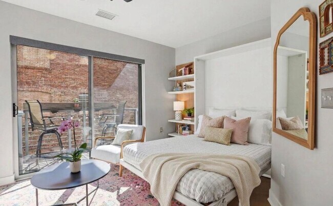 Photo - 2550 17th St NW Unit 305