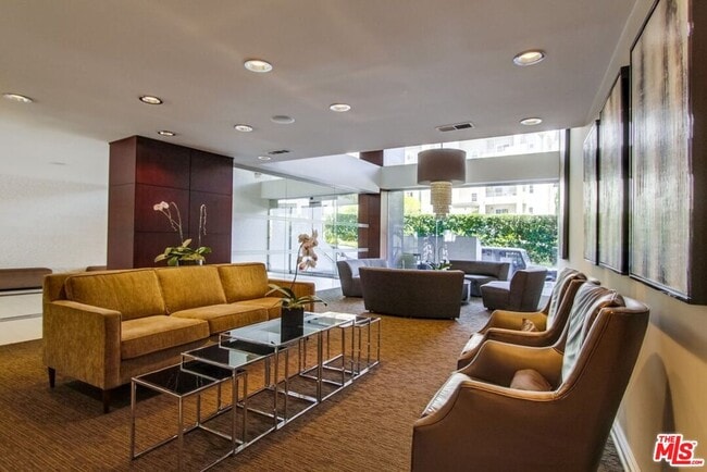 Photo - 7250 Franklin Ave Unidad 702