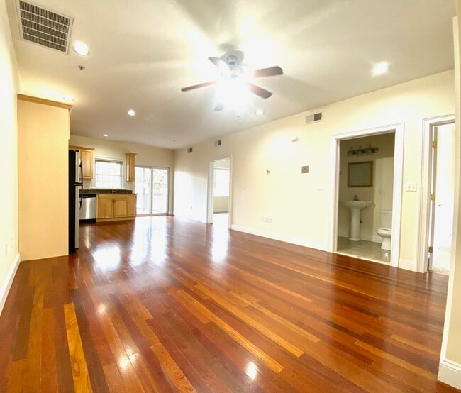 Photo - 661 Bennington St Unit 2
