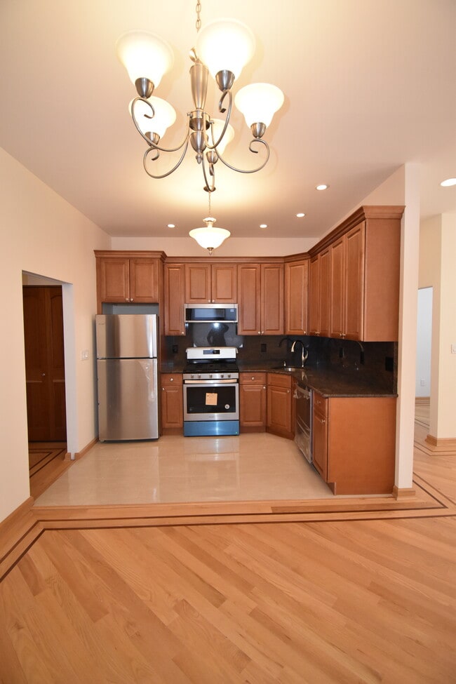 Building Photo - 95 Sherman Ave Unit 3