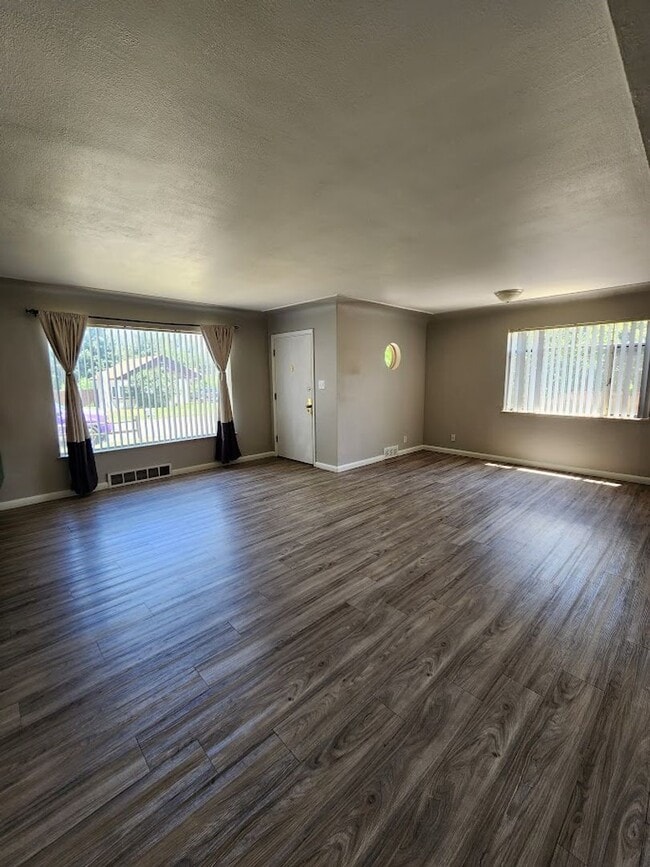Photo - Long Realty & Property Management - Spacious Lakewood Ranch on Oversized Lot Near Light Rail