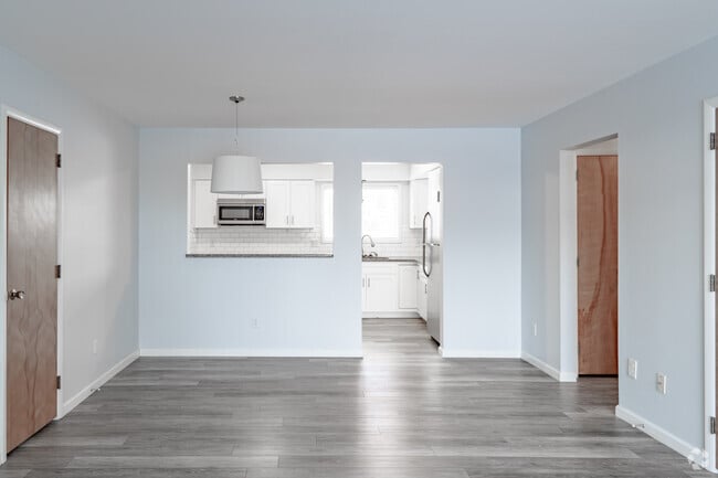 2BR, 2BA - 1,100SF - Living and Dining Area