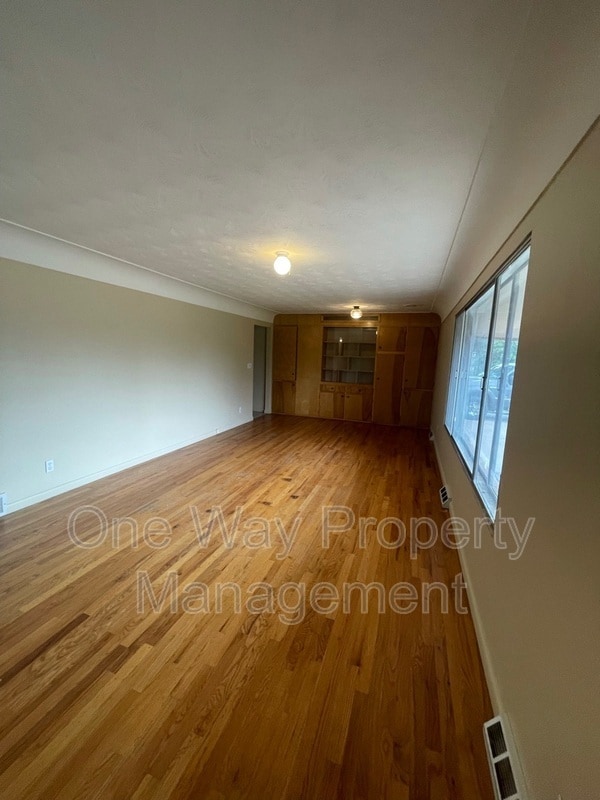 Photo - 501 1st Ave