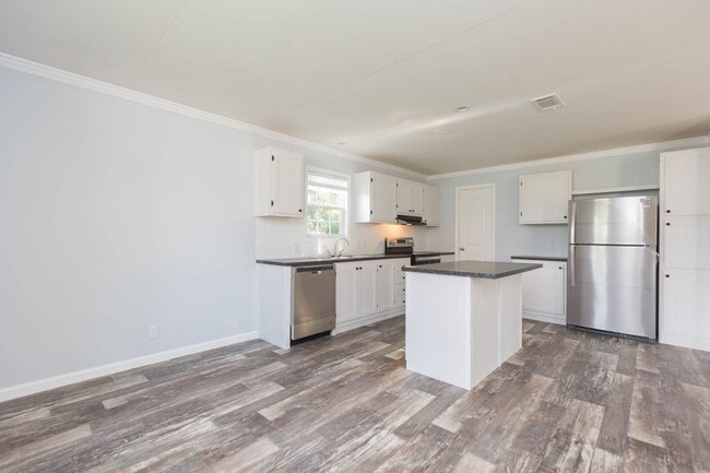 Photo - BEAUTIFUL 3/2 AVAILABLE NOW! $500 OFF FIRS...