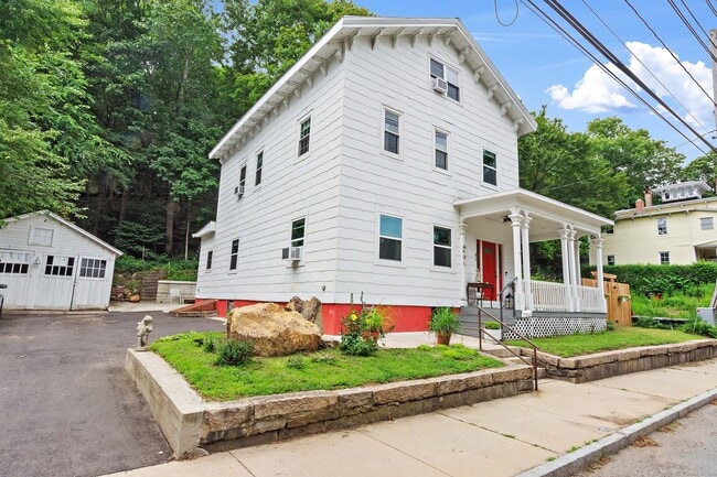 Photo - 85 W Thames St