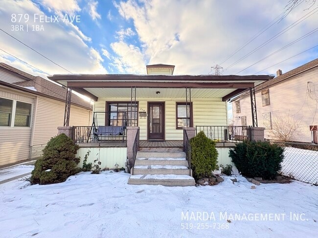 Building Photo - COZY 3 BED/1 BATH HOME - WALKING DISTANCE TO UOFW + UTILITIES