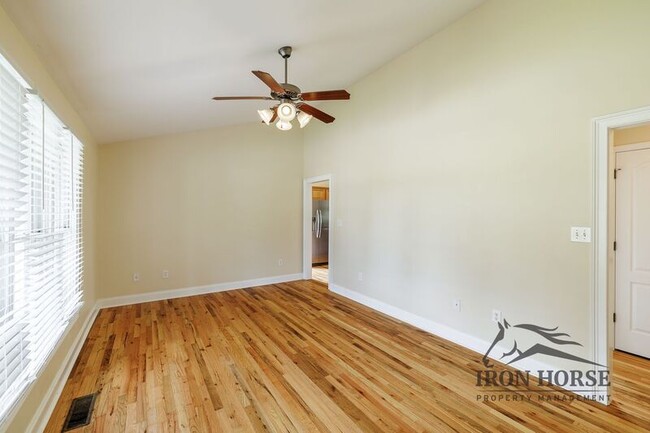 Photo - 130 Mandy Dr