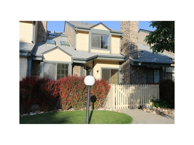 Photo - Spacious 3 bed 2 bath Townhome for Rent in Arvada