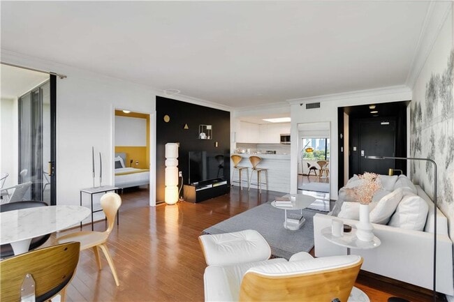 Building Photo - 1130 Piedmont Ave NE Unit 1109