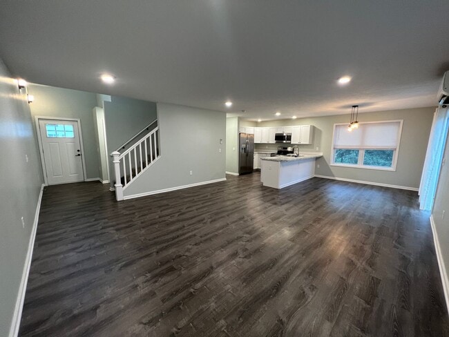 Photo - 723 Eastgate Pl
