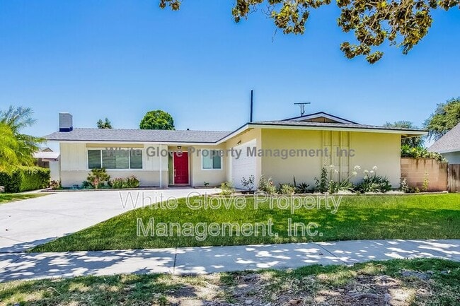 Photo - 1006 E Brookdale Pl