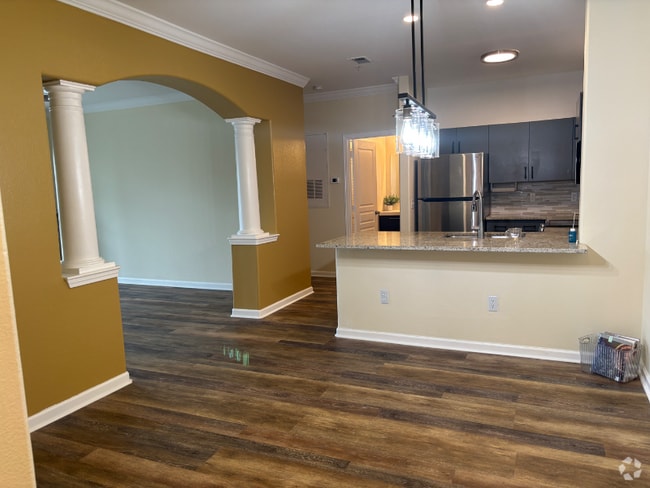 Building Photo - 8290 Gate Pkwy W Rental