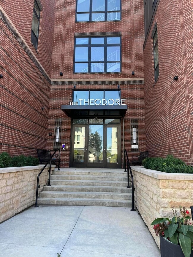 Building Photo - 6633 Dale Dr Unit 419