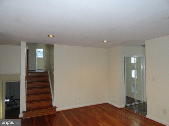 Building Photo - 7821 Cayuga Ave Rental