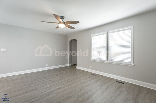 Photo - Beautiful and Newly Renovated 3 bedroom / ...
