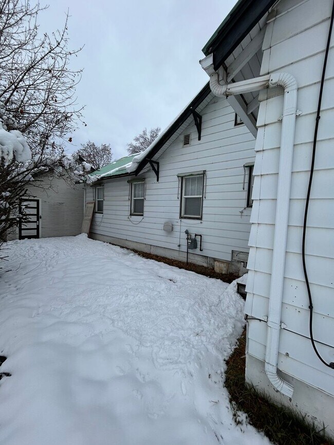 Photo - 376 W Washington St