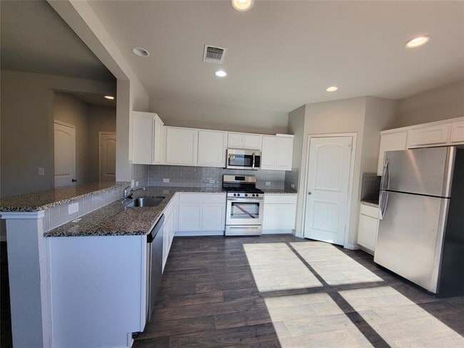 Photo - 13925 Heywood Dr