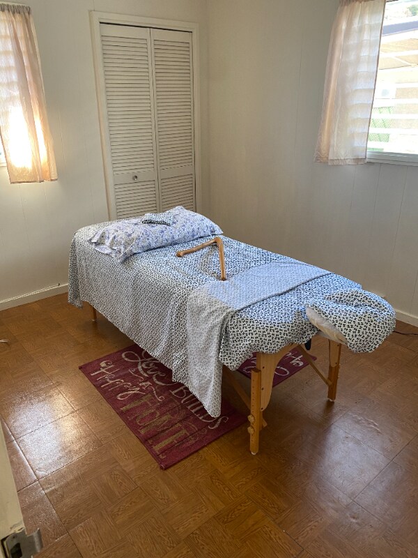 Photo - 645 Wyllie St