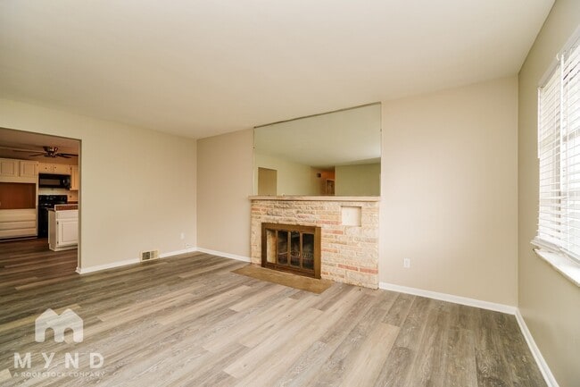 Photo - 1053 Wiltshire Rd