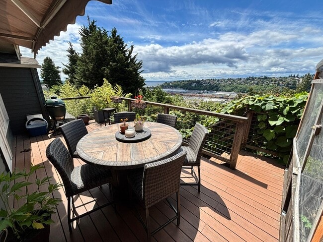 Photo - 4Bd/2.75Ba Seattle Home
